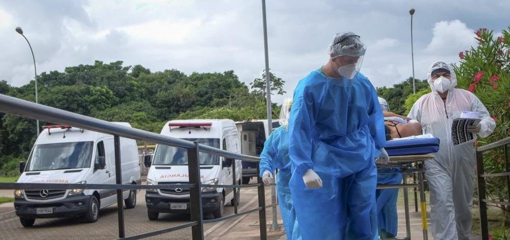 Hospitais registram mais pacientes jovens e graves nas UTIs, diz jornal