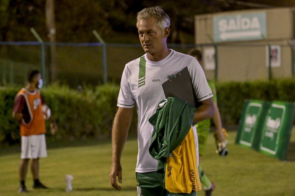 Após vitória do América-MG, Lisca pede adiamento da Copa do Brasil: 