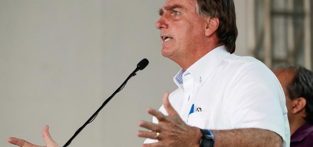 Bolsonaro diz que parece que só morre gente de Covid-19 no Brasil