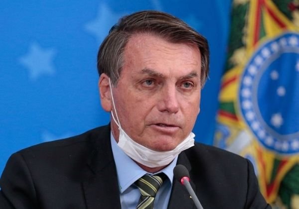 Compra da mansão de Flávio Bolsonaro é assunto proibido no Palácio do Planalto, diz coluna