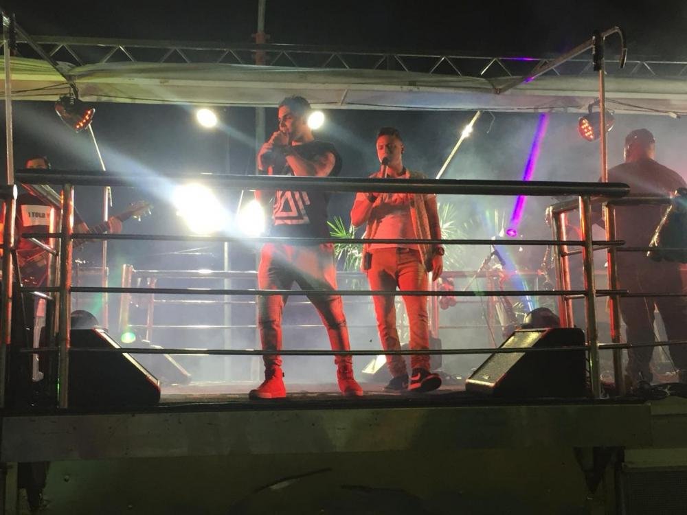 Os Clones leva romantismo para Micareta de Feira