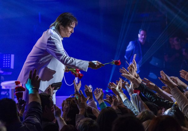 Show de Roberto Carlos na Praia do Forte é adiado para 2022