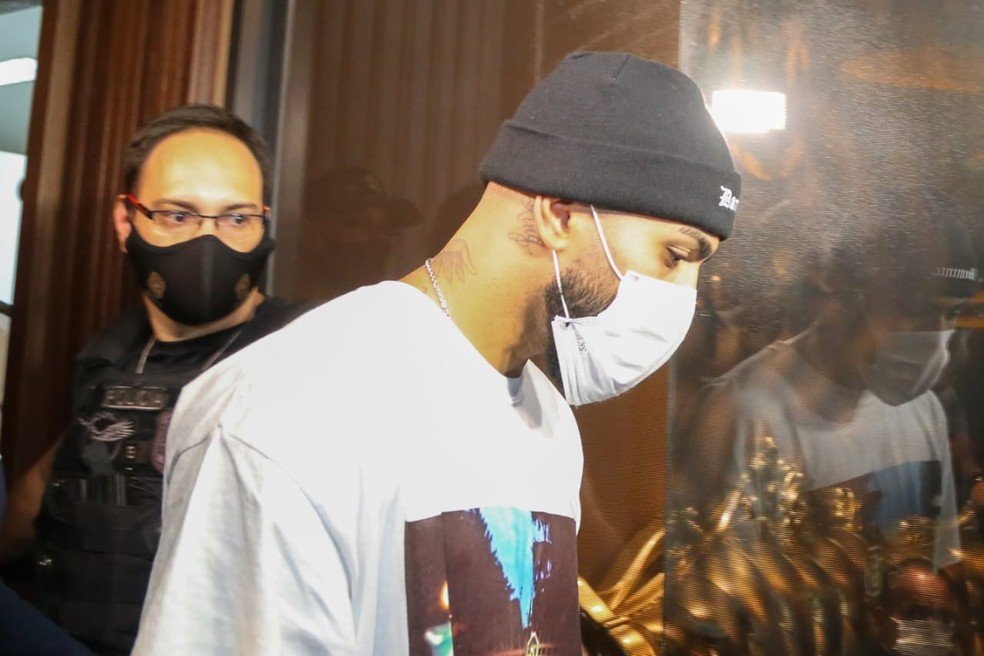 Gabigol, do Flamengo, diz que foi jantar com amigos e admite erro: 