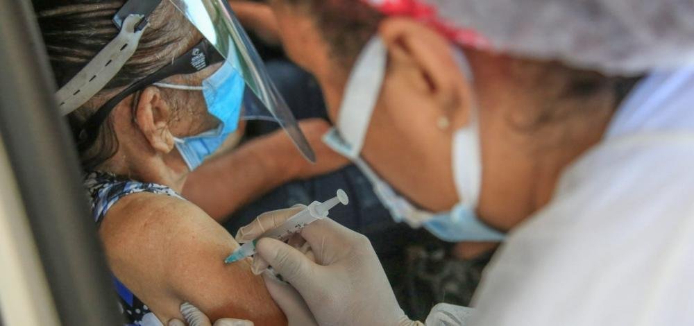 Brasil vacinou 10,3 milhões de pessoas contra Covid-19, diz consórcio de imprensa