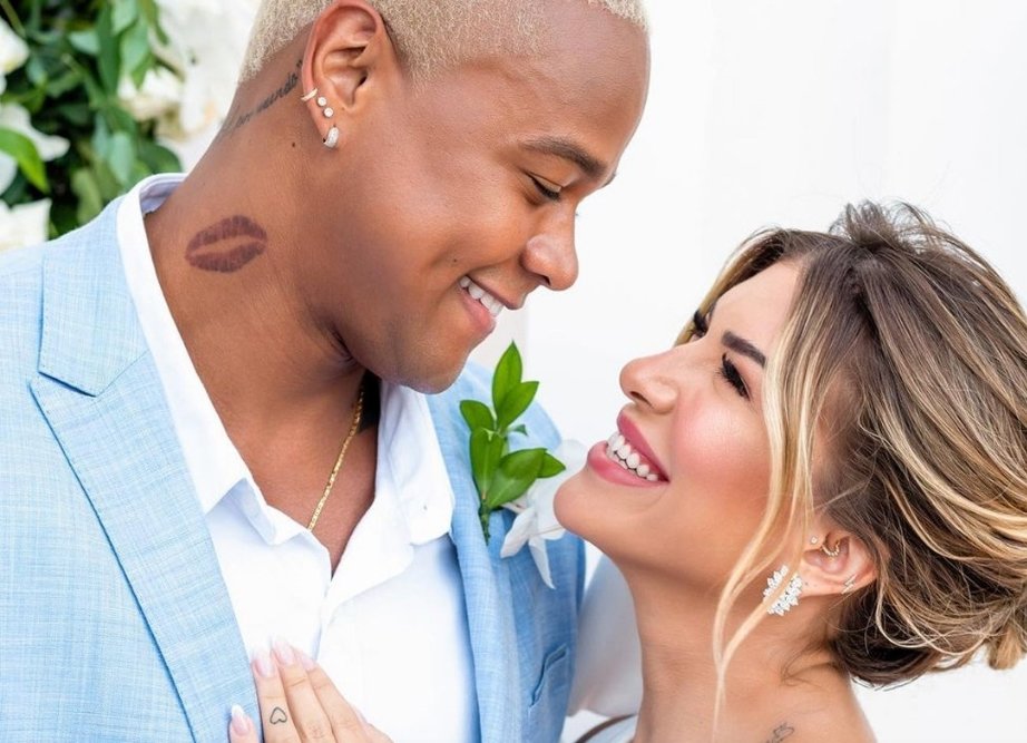 Leo Santana e Lore Improta revelam nomes para o bebê