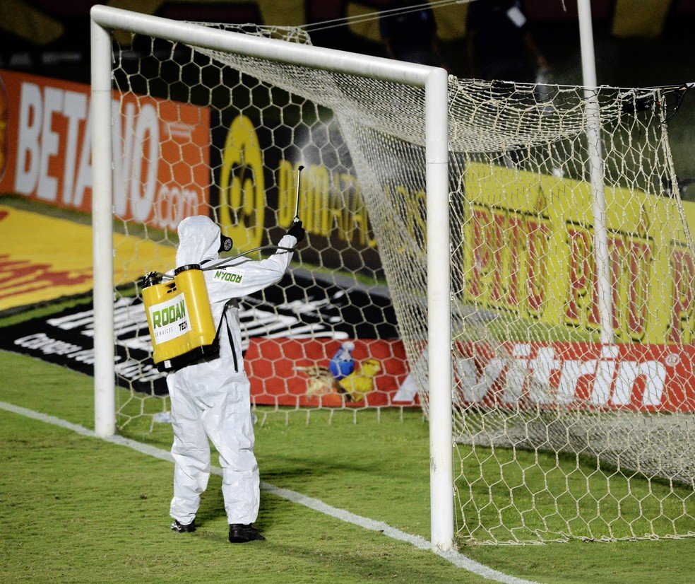 Eduardo Paes diz que jogos de futebol estão proibidos na cidade do Rio de 26 de março a 4 de abril