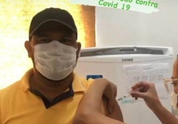 MP aciona prefeito de Wenceslau Guimarães que ‘furou a fila’ da vacinação