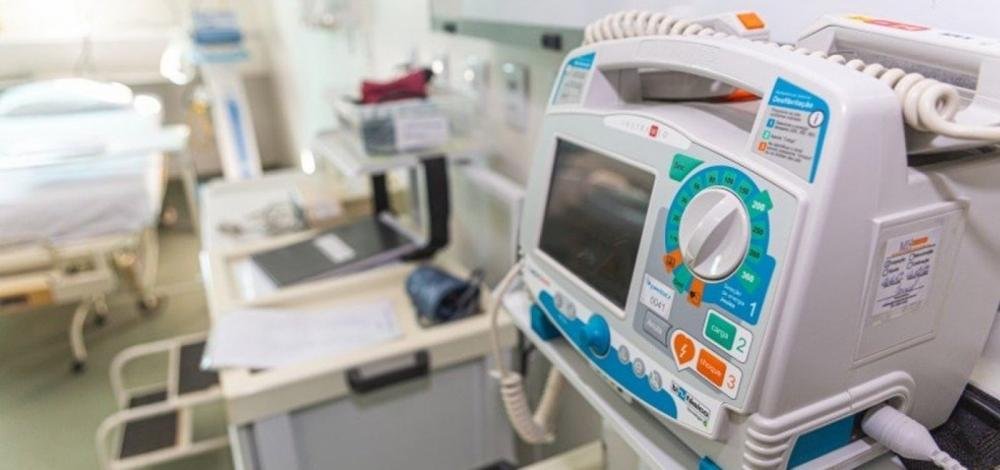 Levantamento aponta que medicamentos do kit intubação podem faltar em 1.316 municípios do país