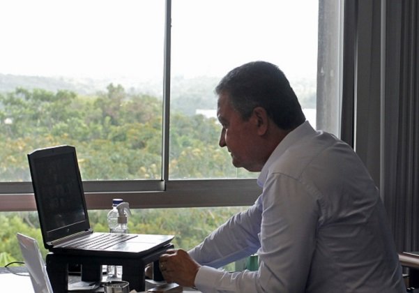 Toque de recolher voltará a ser às 20h a partir de segunda-feira (5), confirma governador