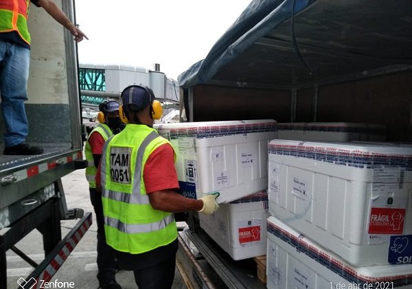 Bahia recebe novo lote com mais de 600 mil doses de vacina contra o coronavírus