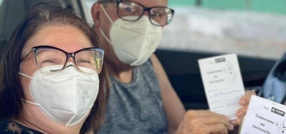 Vacinação para idosos com 63 anos ou mais segue neste domingo em Salvador; confira locais