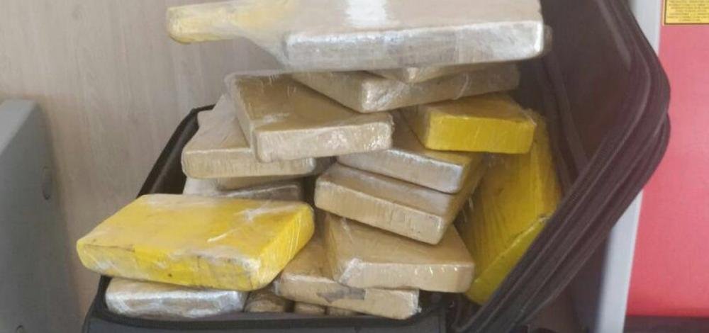 Santo Estevão: Polícia Federal apreende 934 kg de cocaína em caminhões tanque