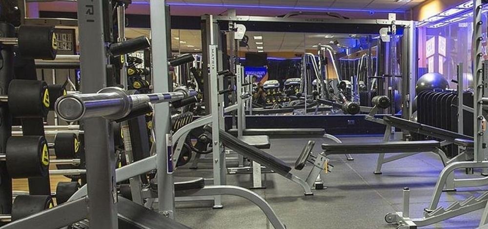 Decreto estadual mantém proibidas aulas coletivas em academias