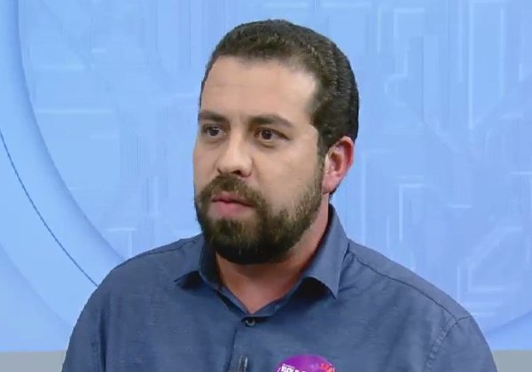 Após se lançar candidato ao governo de SP, Boulos recebe apoio do PCdoB