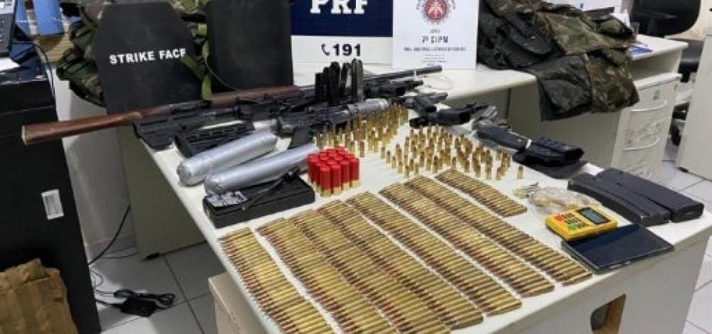 Disputa entre facções faz crescer circulação de fuzis na Bahia