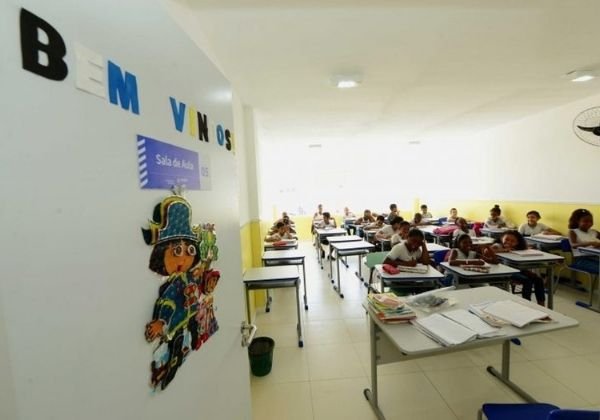 Salvador também poderá retomar aulas presenciais se ocupação de UTIs cair para 75%