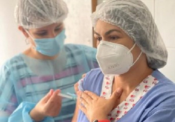 Sesab aponta que apenas 1% das pessoas não tomou a segunda dose da vacina na Bahia