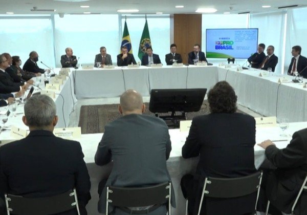 Oposição pretende usar gravação de reunião ministerial com Bolsonaro na CPI da Covid