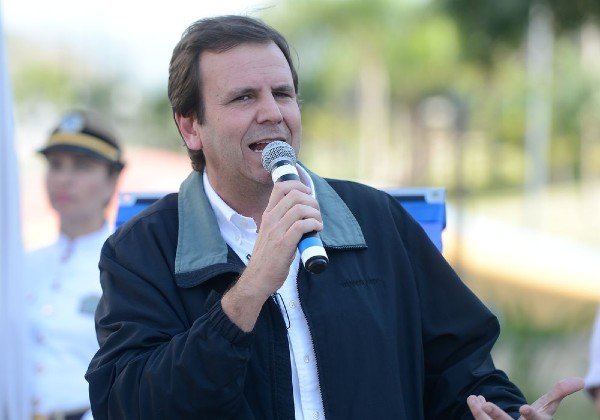 Eduardo Paes confirma saída do DEM e diz que é grato a ACM Neto