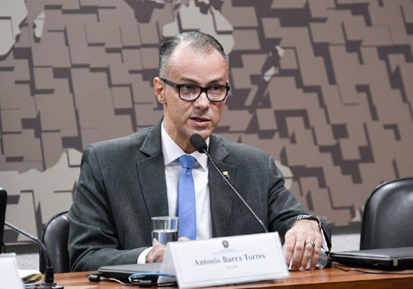 CPI da Covid ouve nesta terça-feira diretor da Anvisa sobre veto à Sputnik V e cloroquina