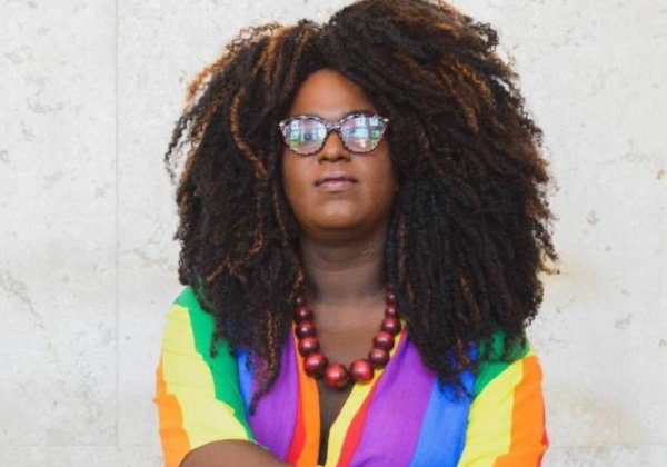 Primeira vereadora trans de Niterói deixa o Brasil após receber ameaças