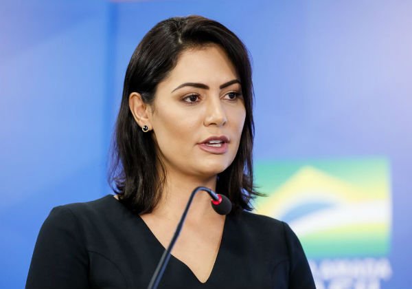 Michelle Bolsonaro perde processo e terá de pagar R$ 15 mil para revista IstoÉ