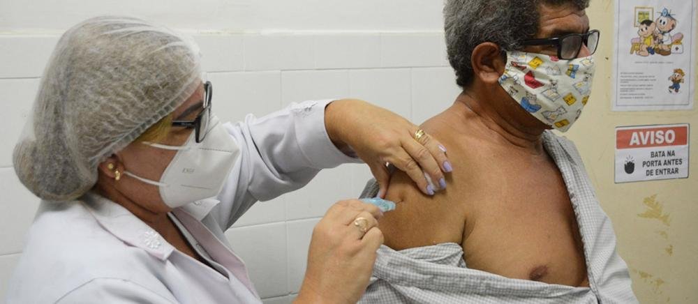 Acaba vacina para primeira dose em Feira de Santana