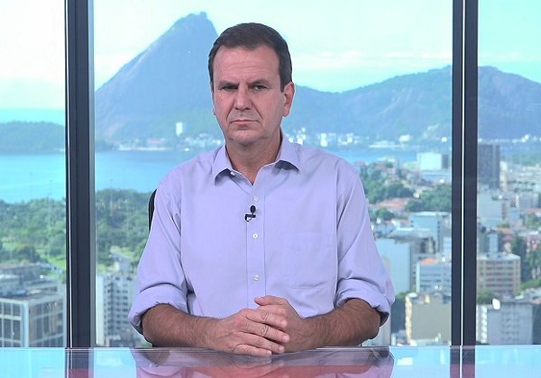 Prefeito do Rio de Janeiro é multado por não usar máscara em bar