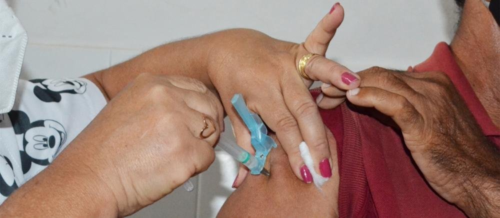 Vacinação em Feira de Santana segue nesta quarta (26), apenas para a segunda dose