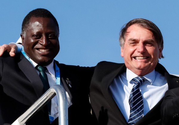 Bolsonaro pretende articular para colocar Hélio Negão no TCU