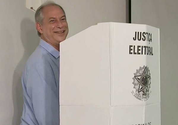 PDT se une aos bolsonaristas e defende voto impresso nas eleições em 2022