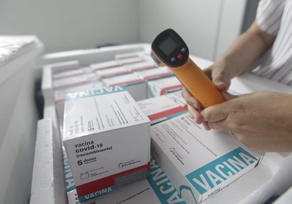 Mais 366 mil doses de vacinas da Astrazeneca/Oxford chegam à Bahia