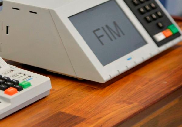 Voto impresso tem maioria em comissão que analisa o projeto