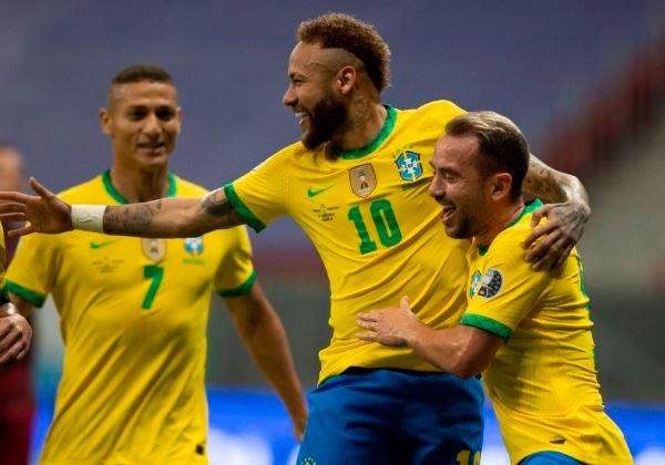 Brasil vence Venezuela por 3 a 0 em estreia na Copa América