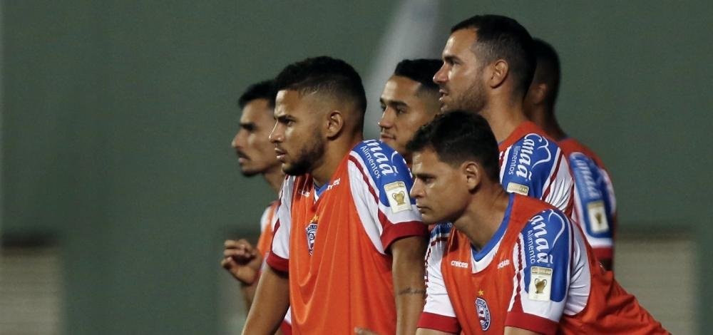 Ainda na bronca com arbitragem, Bahia volta ao palco do título contra o Ceará