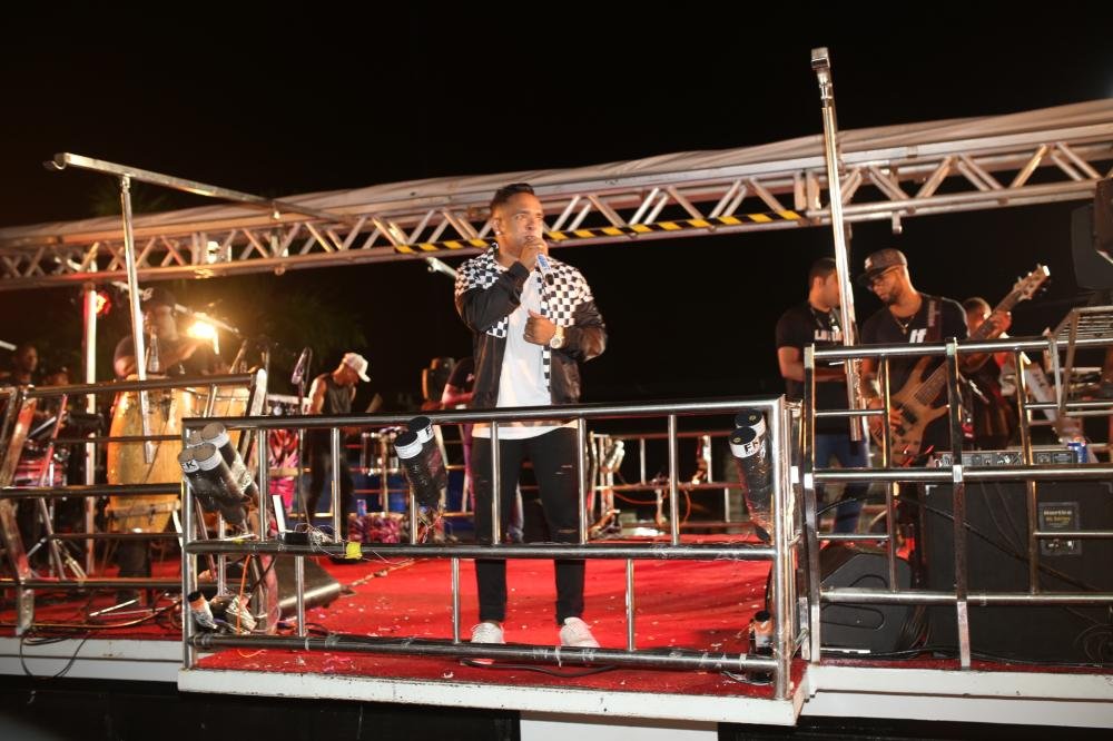 La Fúria leva pagode para avenida com o Bloco Matilde