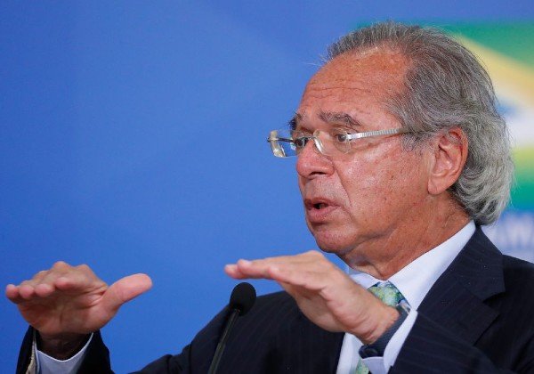 Guedes diz que diminuirá IR para empresas em até 10 pontos percentuais se Bolsonaro for reeleito