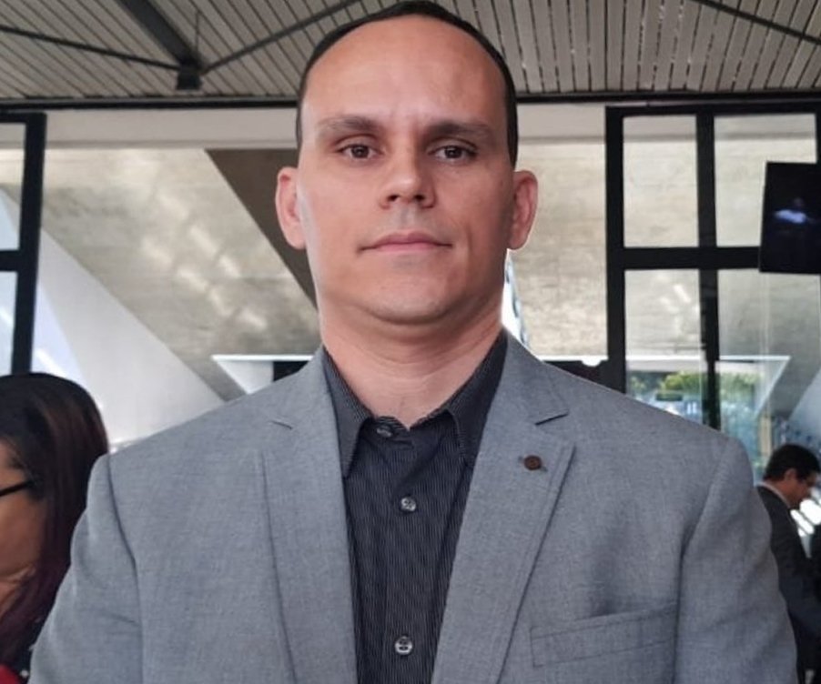 Propina da Astrazeneca: Alberto Pimentel diz que o tempo está mostrando o verdadeiro traidor da nação