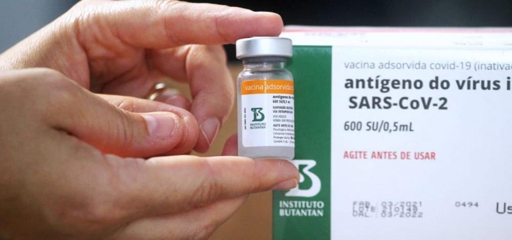 Bahia recebe 61,8 mil doses de vacinas contra Covid-19 nesta sexta