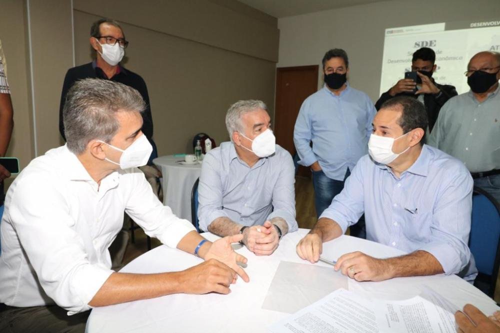 Secretário de Desenvolvimento Econômico da Bahia visita Feira e trata sobre retomada do CIS