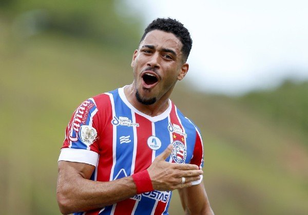 Gerente se desliga do Bahia; lateral-esquerdo recebe proposta do Porto (POR)