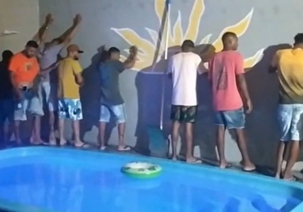 Fiscalização encerra festa clandestina com mais de 100 pessoas em Feira 