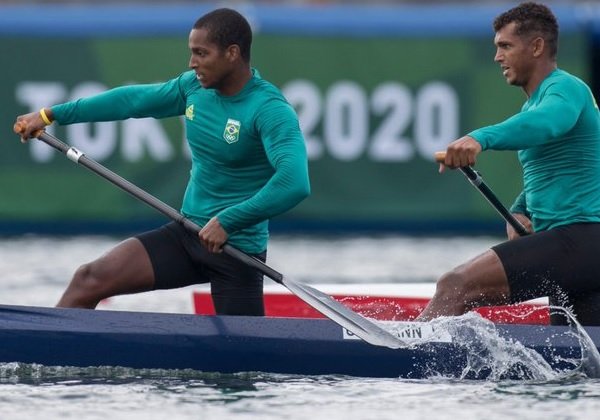 Baianos Isaquias e Jacky se garantem na semi da canoagem em Tóquio