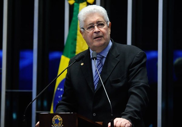 Requião tem reunião com PDT para discutir filiação ao partido