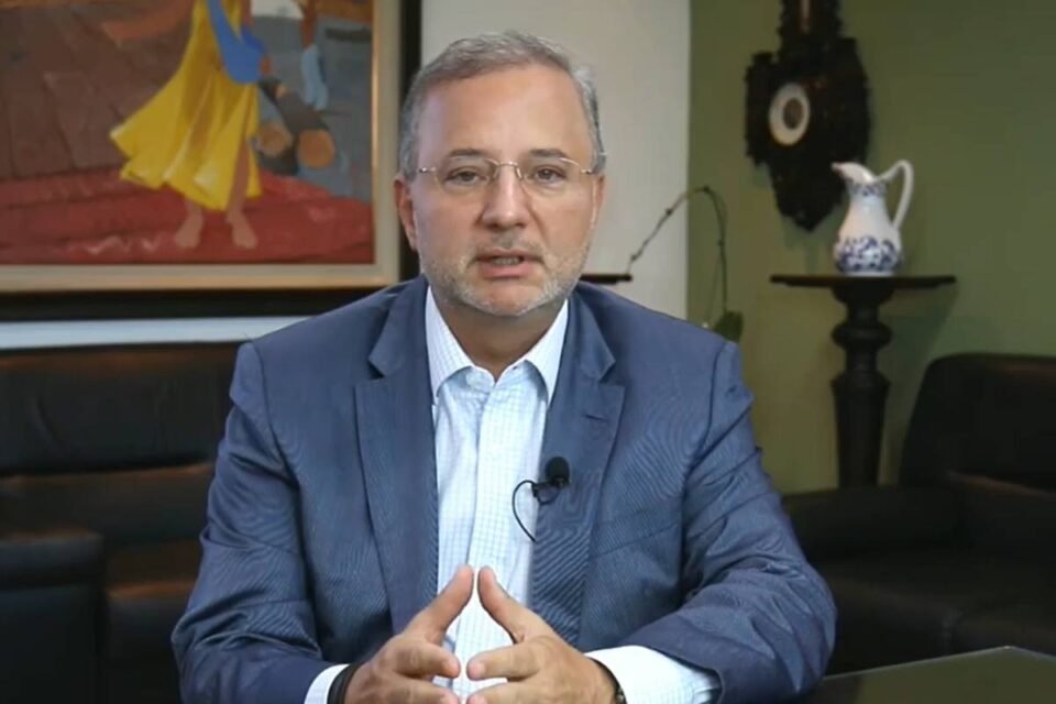 Secretário estadual de Saúde pede exoneração do cargo