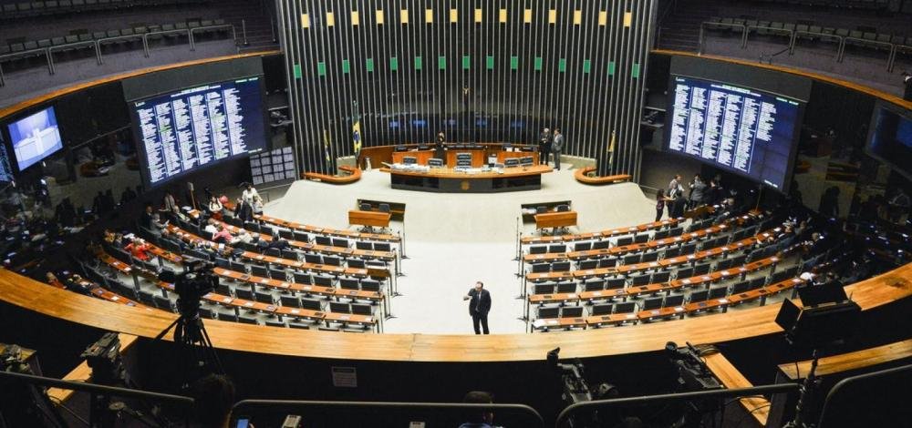 54% dos deputados baianos votaram a favor da privatização dos Correios; confira lista