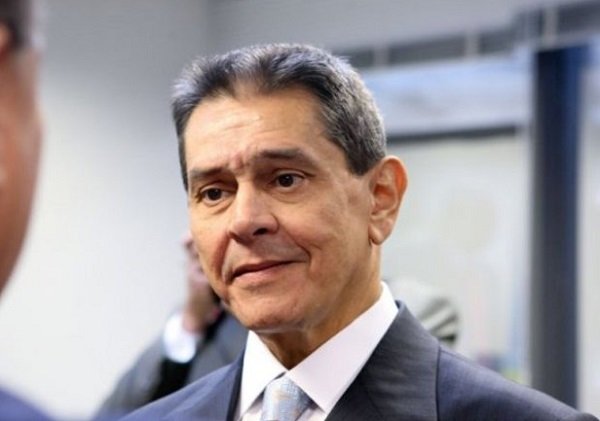 Ministro Alexandre de Moraes manda prender Roberto Jefferson