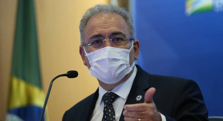 Ministro projeta imunização de toda a população adulta até outubro