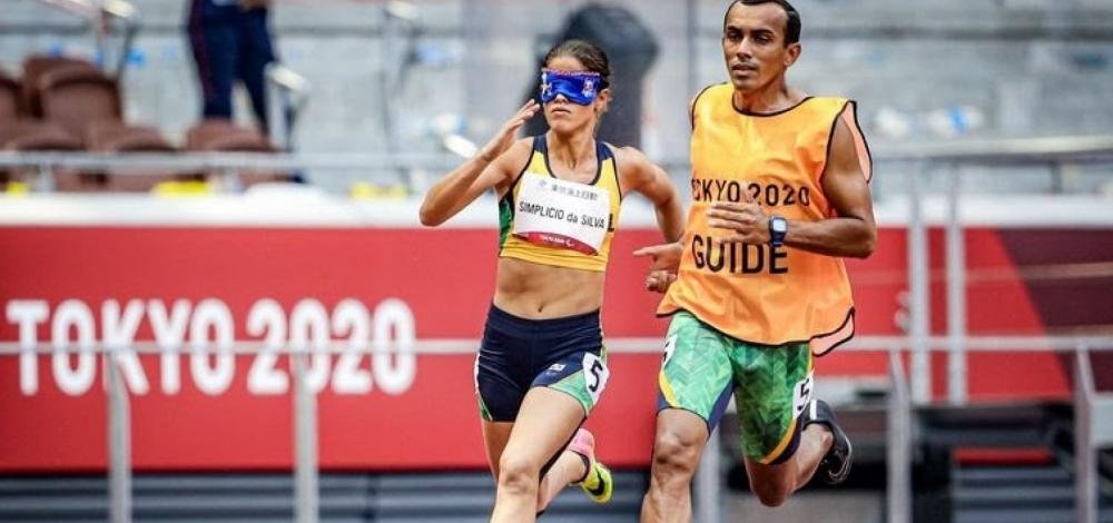 Paralimpíada: Thalita Simplício fica com a prata nos 400 m classe T11