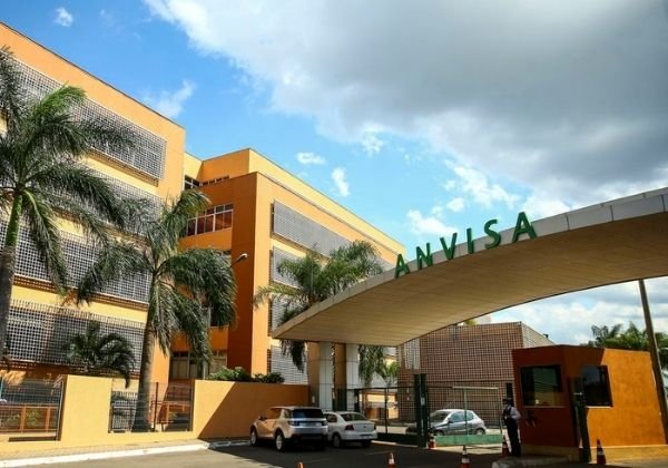 Anvisa prorroga autorização emergencial de medicamentos para intubação